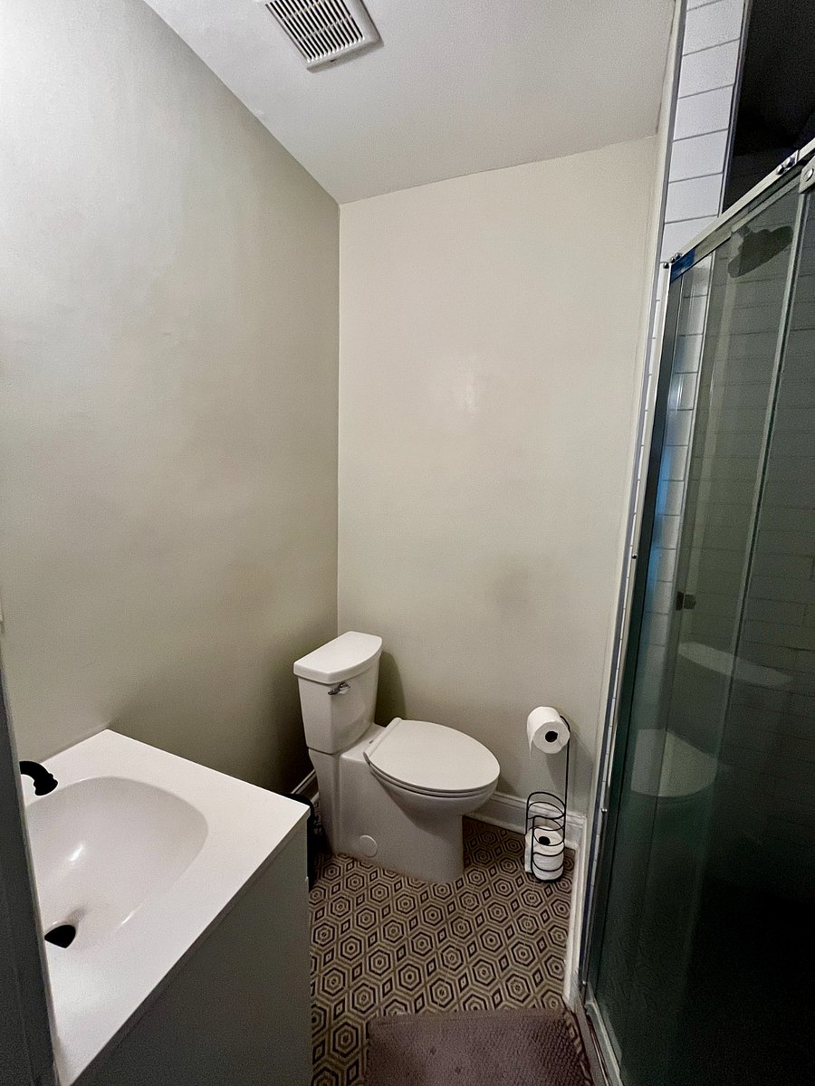 Upstairs Suite bathroom
