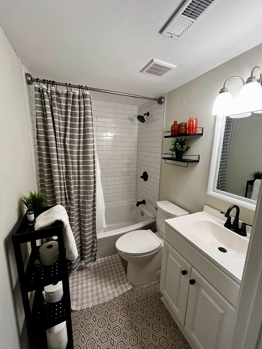 downstairs suite bathroom