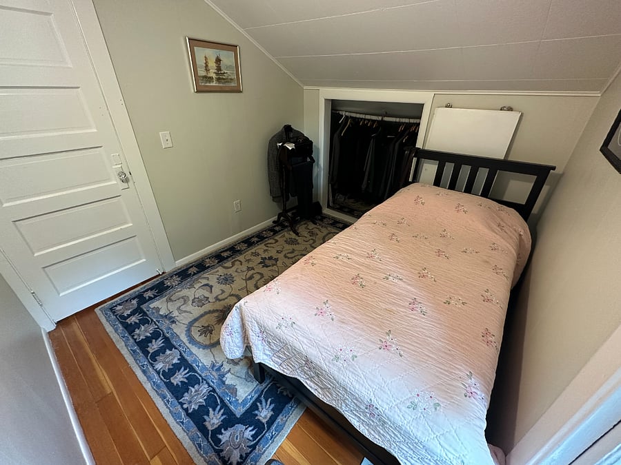 Another view of the twin bed & closet in the 2nd bedroom. 