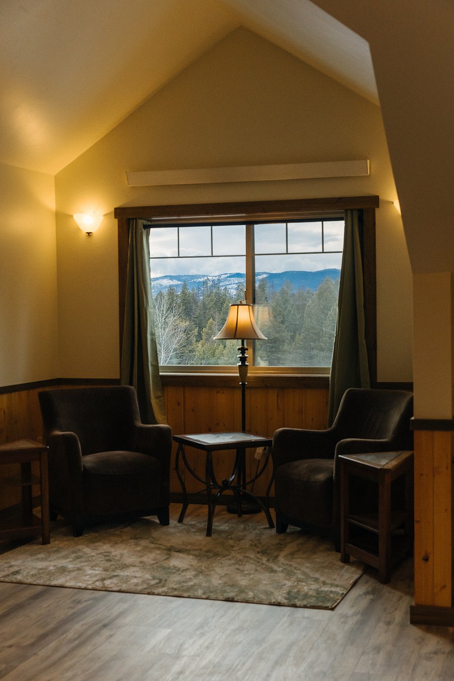Tranquil sitting area with great sunsets and view over meadow, trees to distant mountains