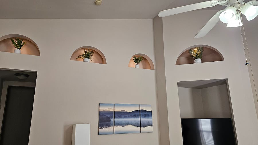Accent lighting in Living Room