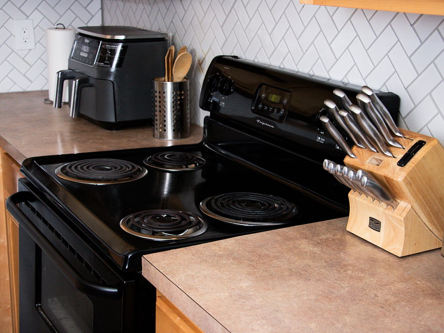 A fully equipped kitchen with all the essentialsperfect for preparing home-cooked meals with ease.