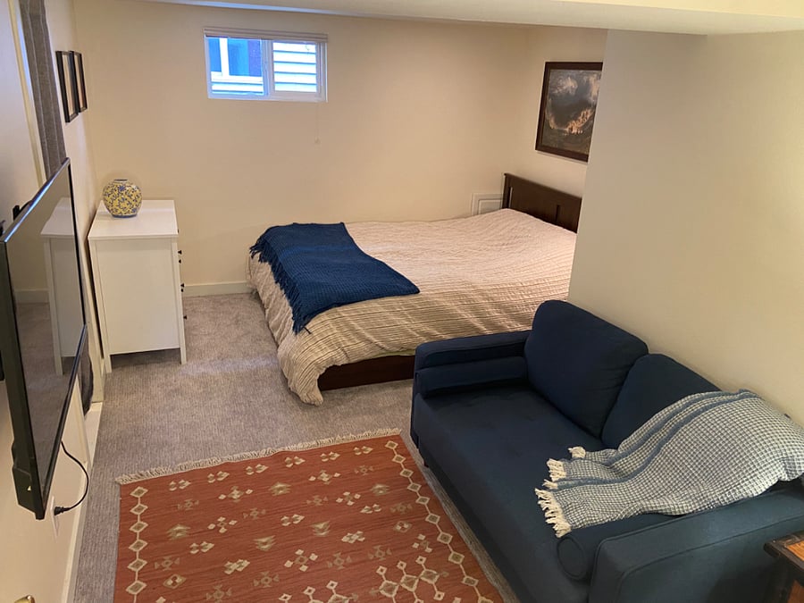 Bonus sitting area and bedroom