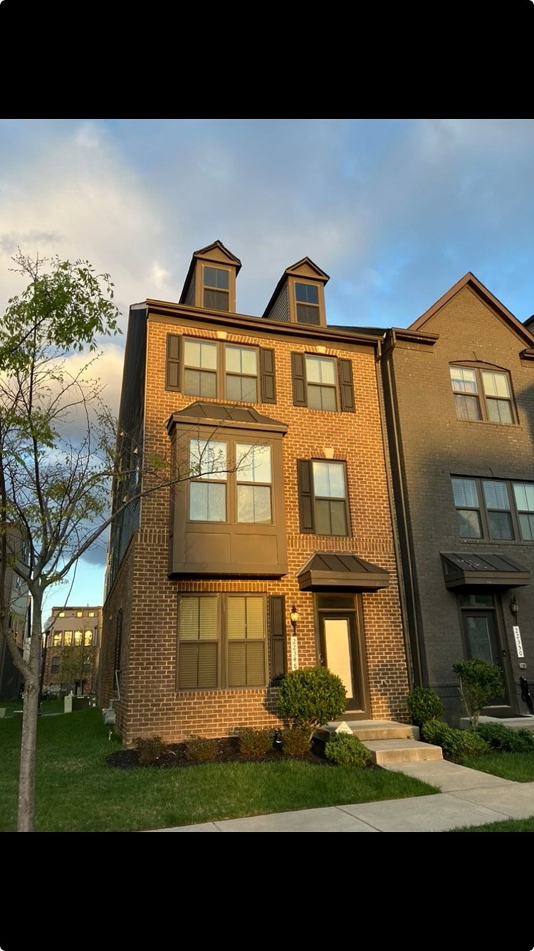 Three floor townhome