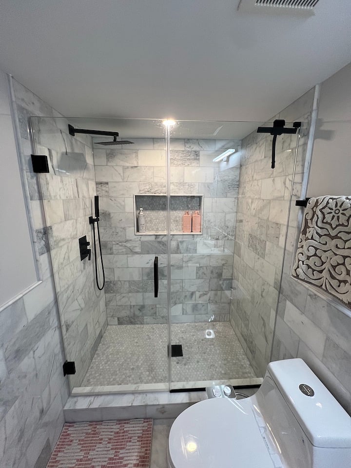 bathroom - marble walk-in rain shower