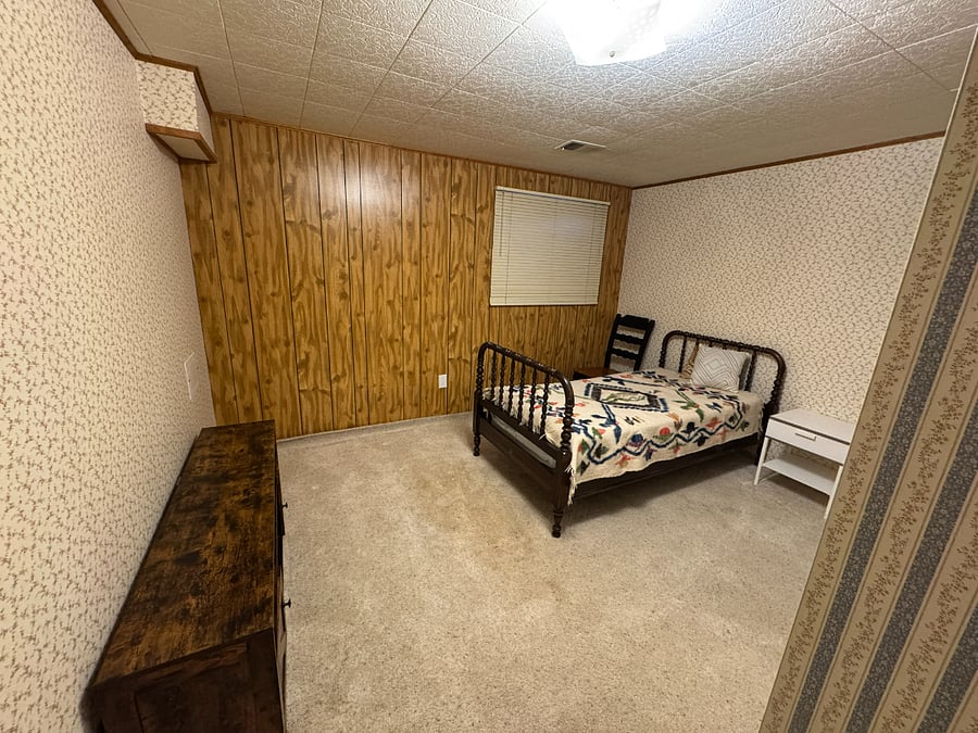 Downstairs Bedroom
Twinbed