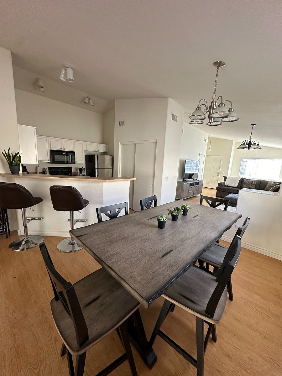 Dinning Table 