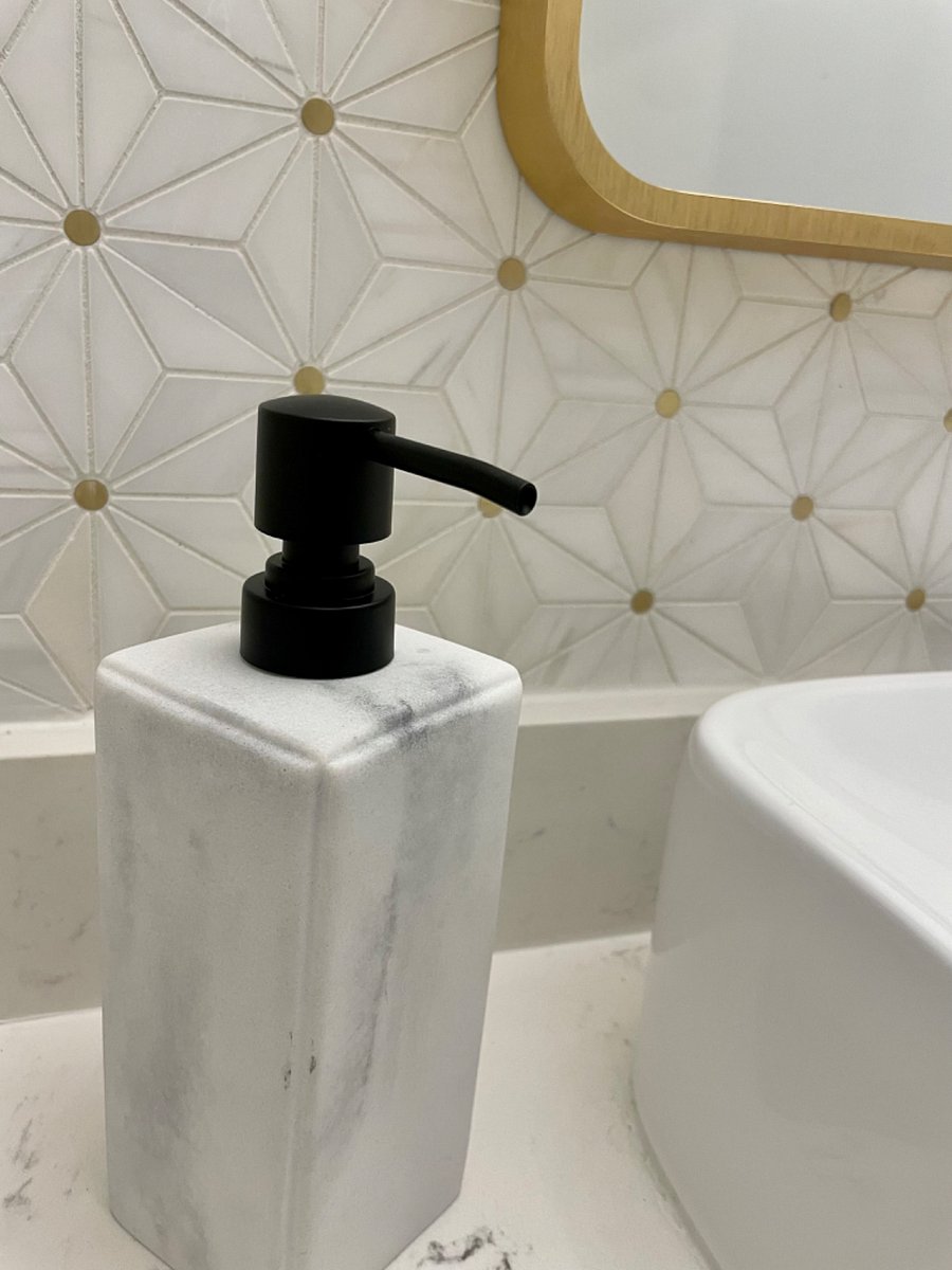 1/2 Bath