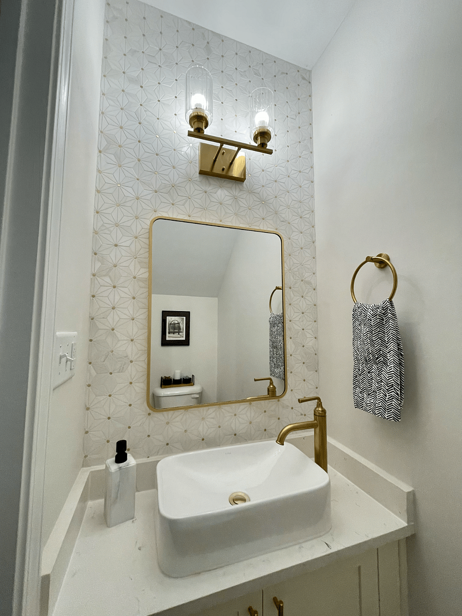1/2 Bath 1st Floor