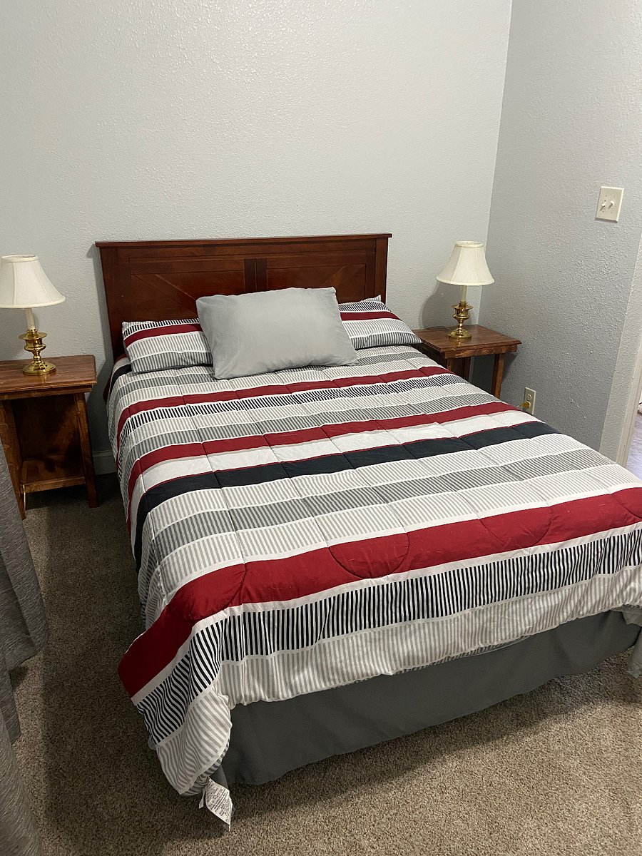 Guest bedroom with double bed.