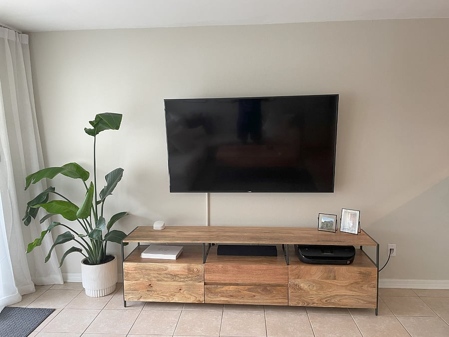 75 inch tv with sound bar