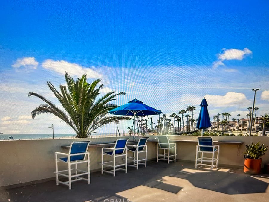 3rd floor patio open to all