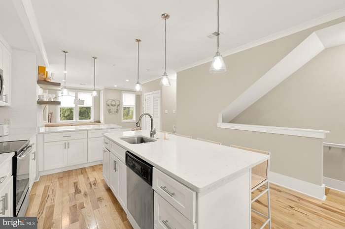 Furnished Finder property 668245_1 photo 2