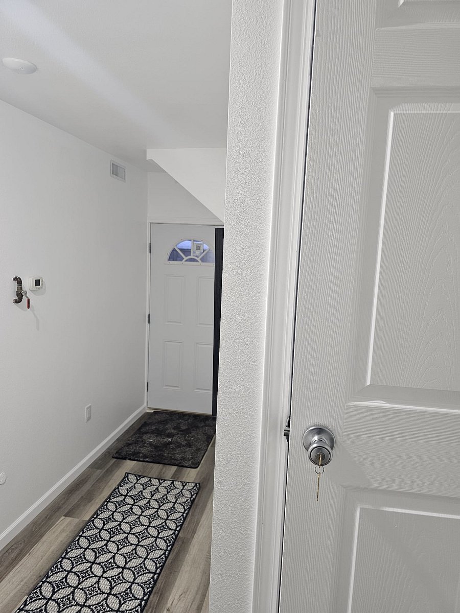 Furnished Finder property 668306_2 photo 6