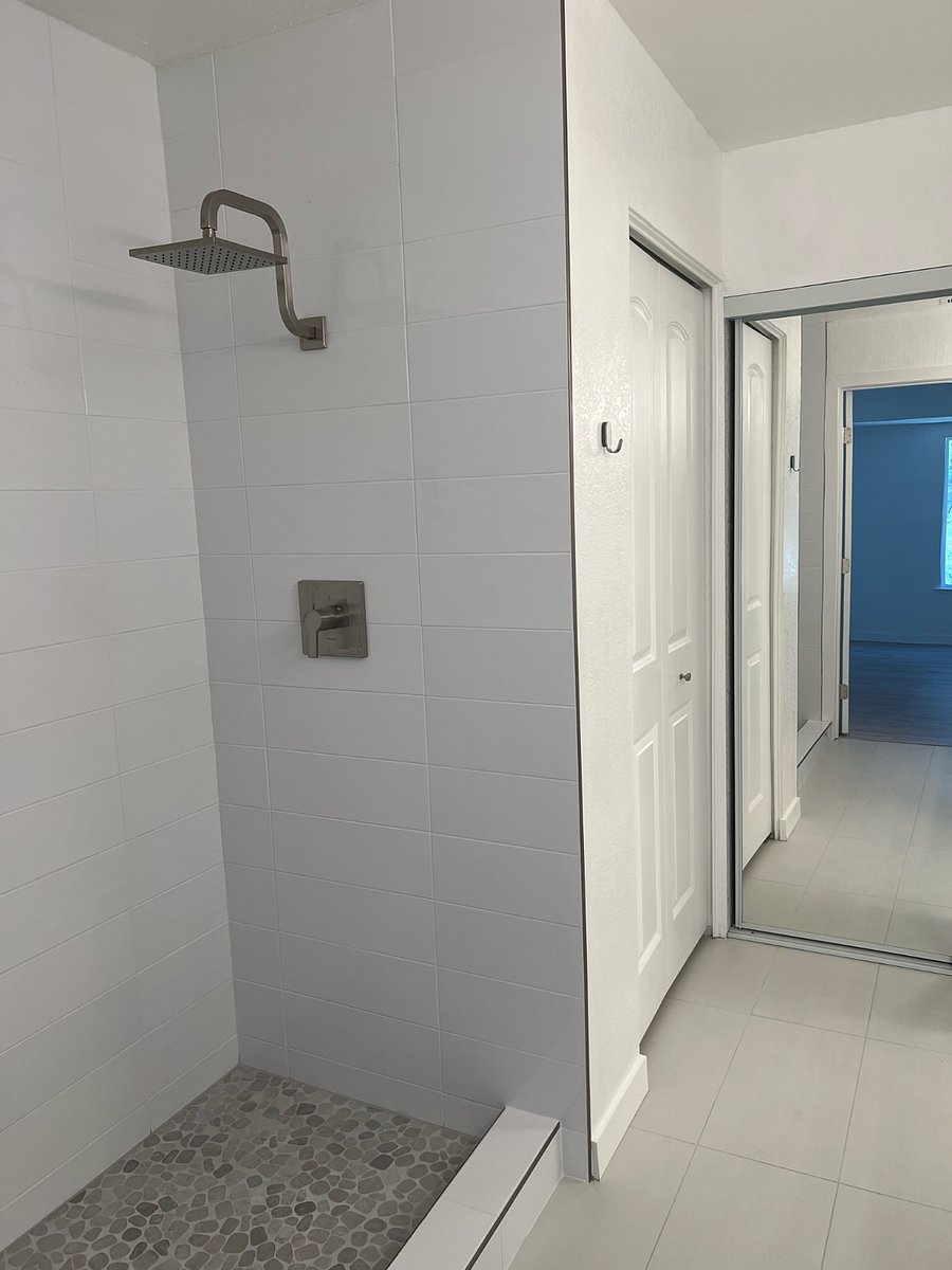 Suite 2 shower and private bathroom + large double closet