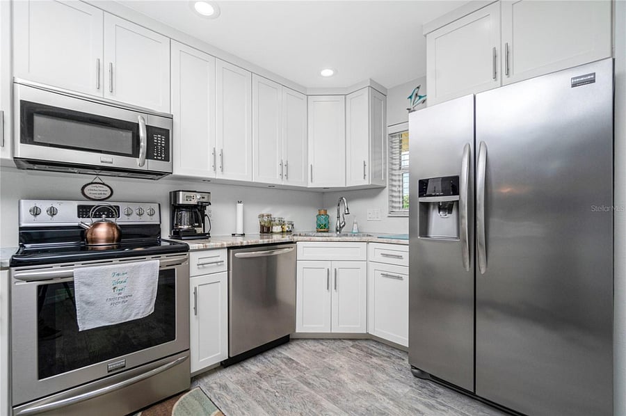 Furnished Finder property 668500_1 photo 14