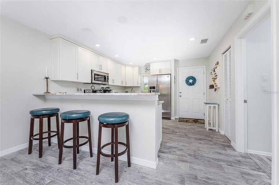 Furnished Finder property 668500_1 photo 13