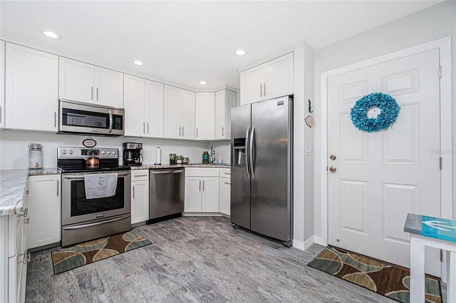 Furnished Finder property 668500_1 photo 17