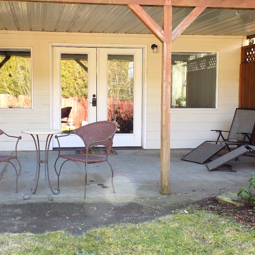 Apartment entrance and porch area
