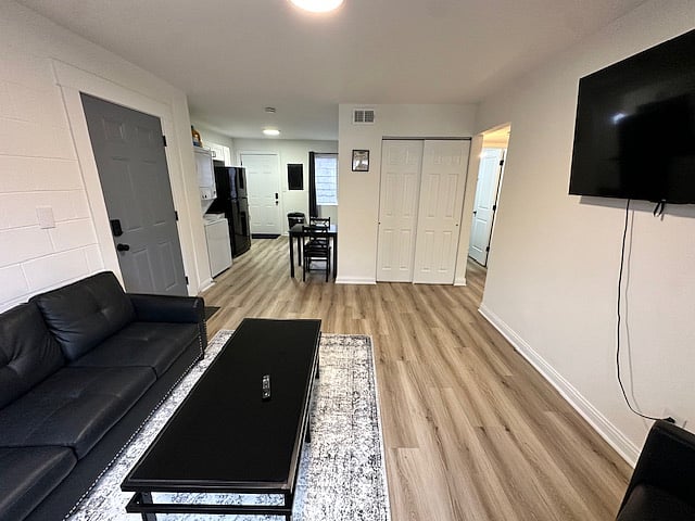 Furnished Finder property 668770_5 photo 3