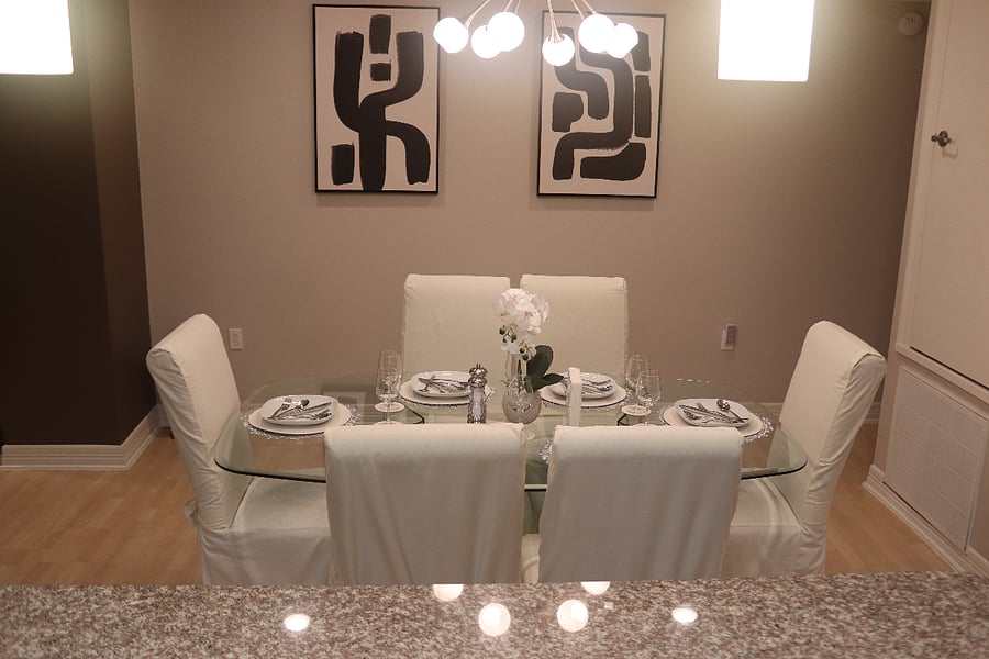 Dining room - seats 6