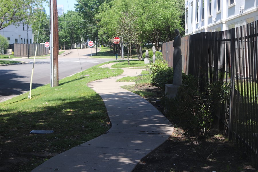 Beautiful walking environment.