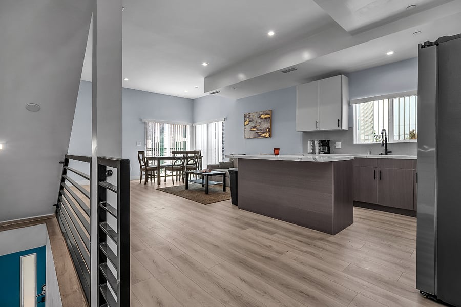 Shared Livingroom and Kitchen
