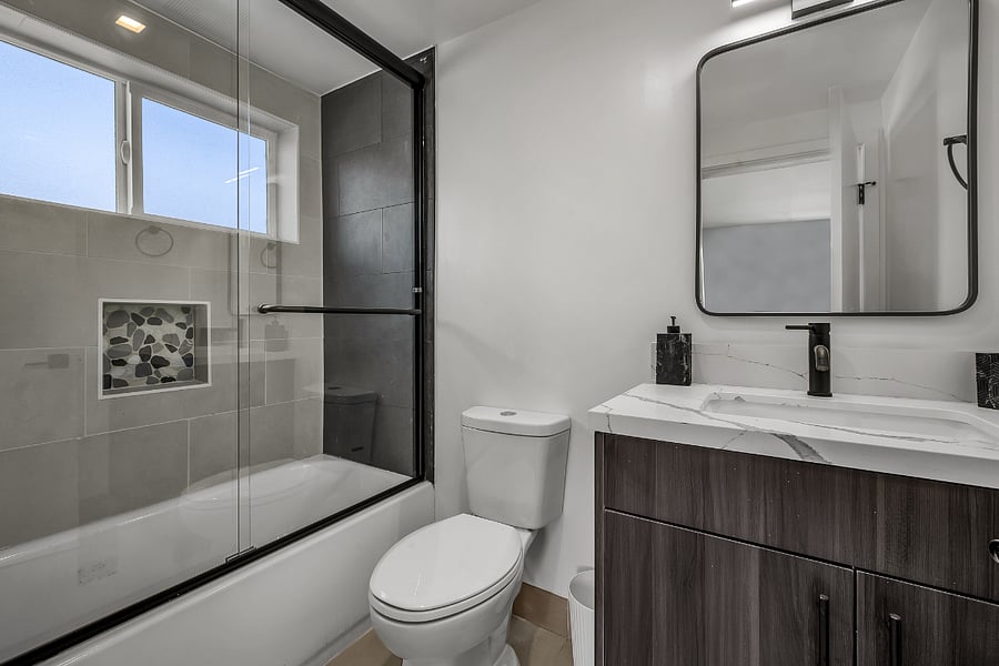 1st floor private full bath.