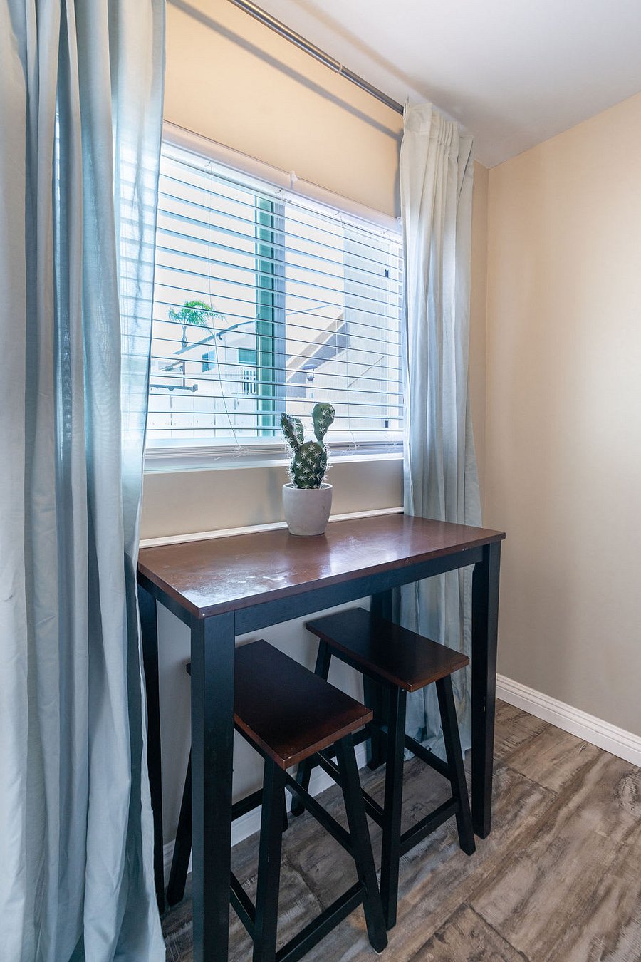 Furnished Finder property 669045_2 photo 4