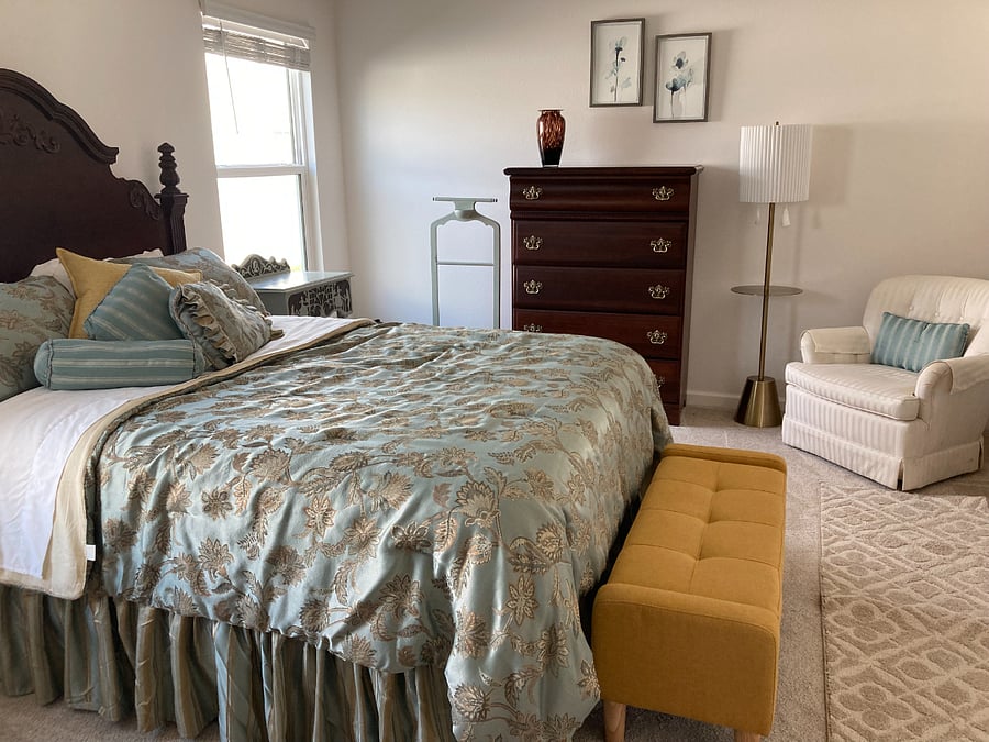 Master Suite w/walk-in closet