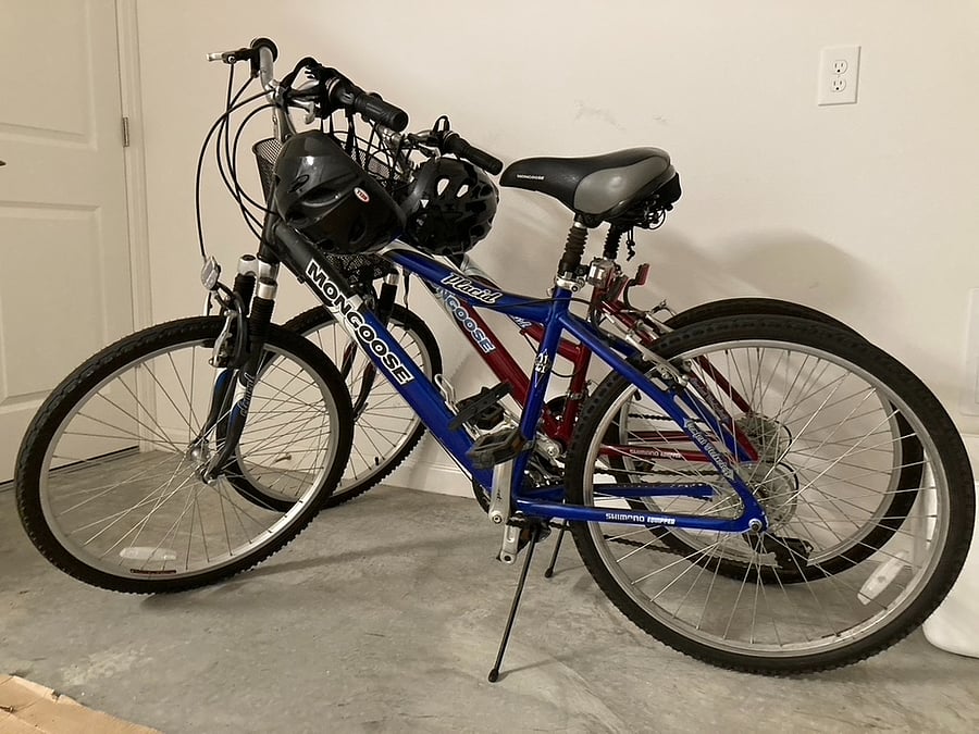 Bikes available - perfect for checking out the multi-modal path that borders the preserve and beyond for miles! The path can be picked up at the end of the block.