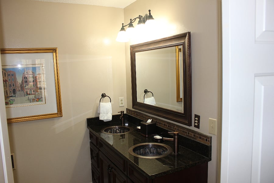 Queen and twin bedroom hall bath