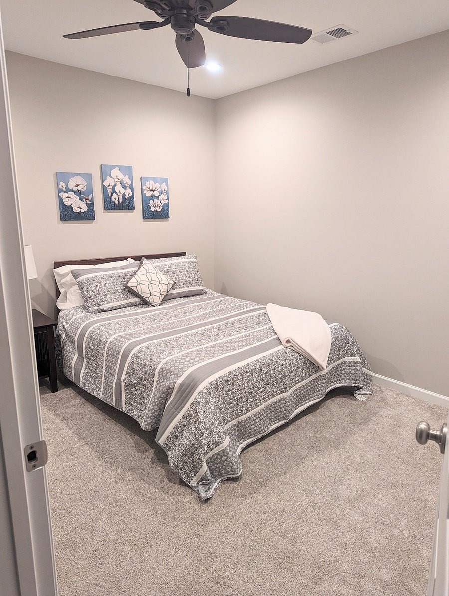 Full bedroom