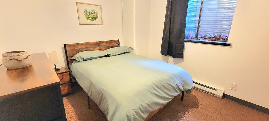 Full bedroom