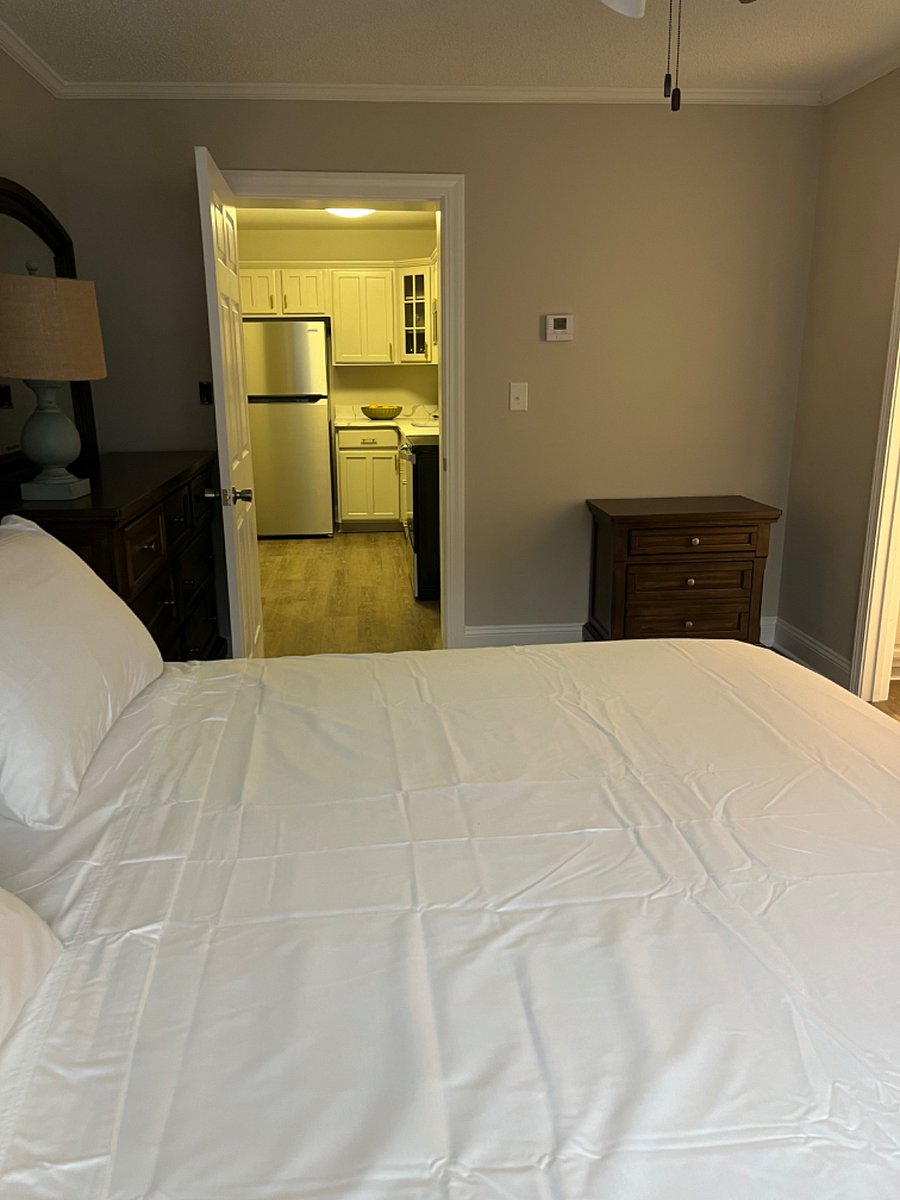The entrance to the bedroom from kitchen.
