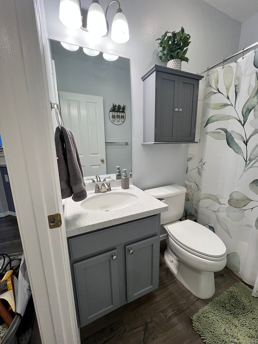 2nd bathroom
