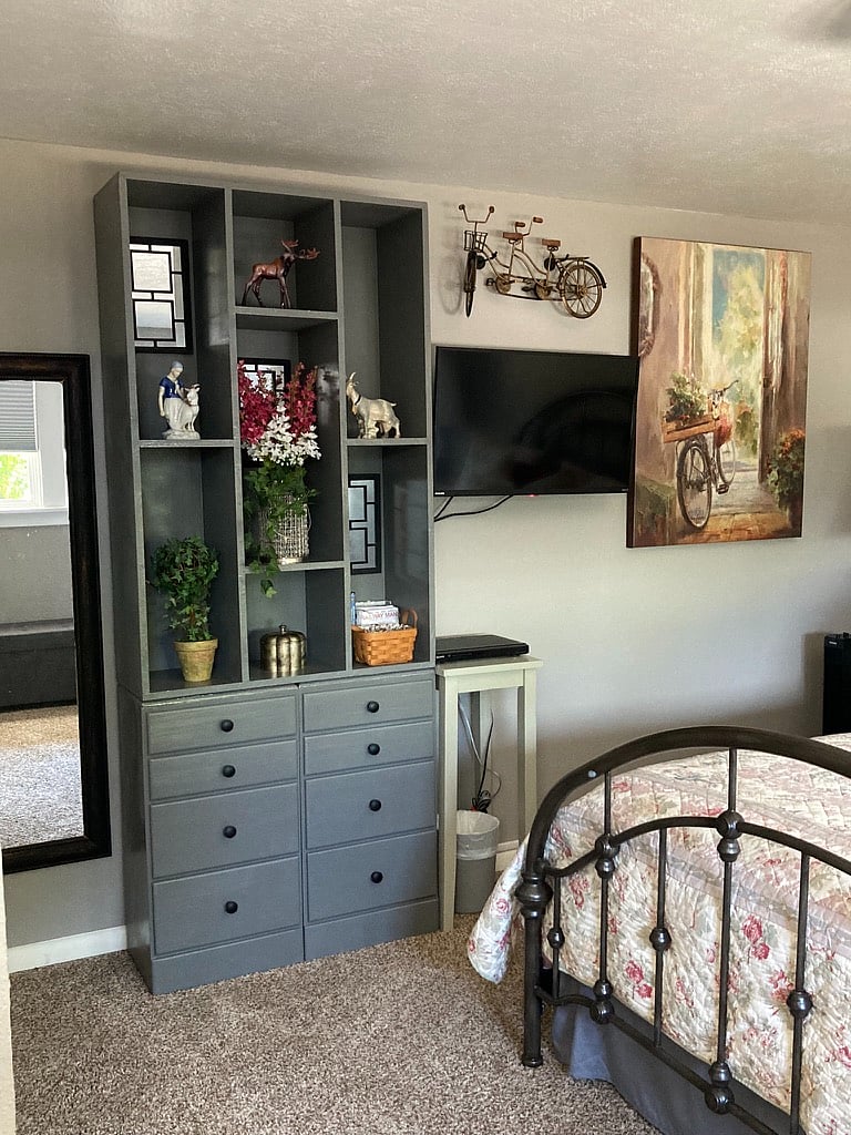 Back bedroom with 32-inch smart TV