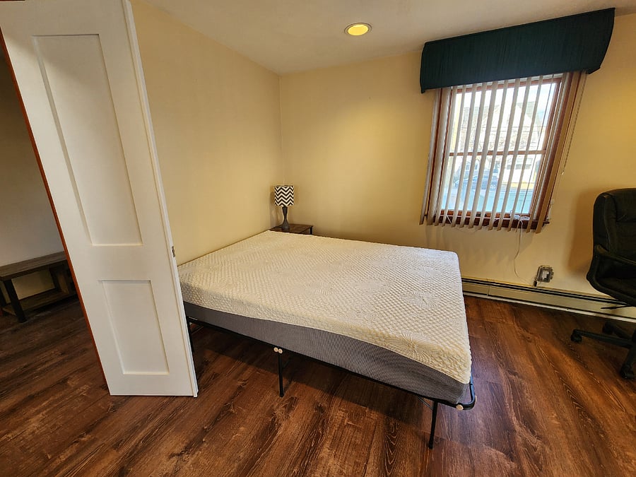 Full size foam bed