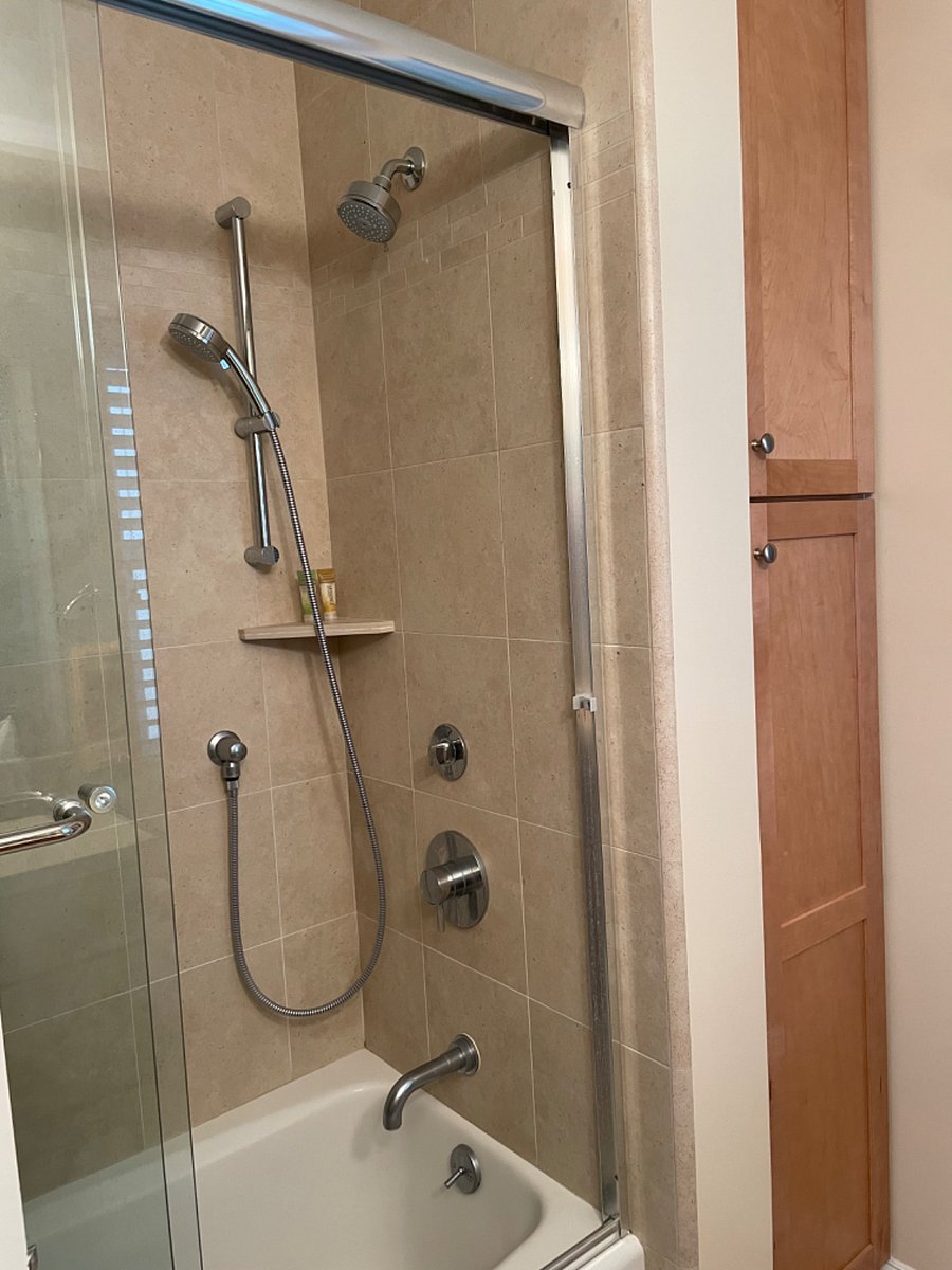 Dual head shower, bath, heated floors.