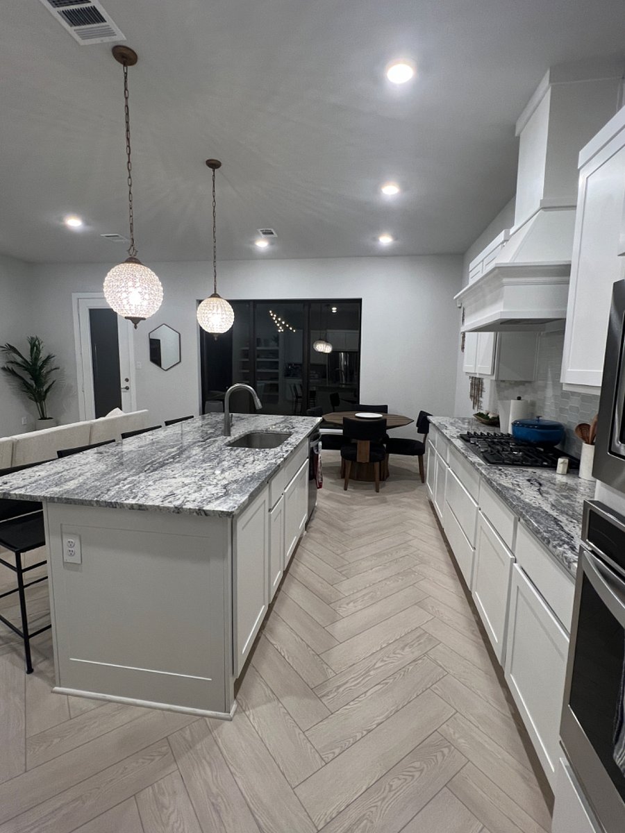 Furnished Finder property 669971_1 photo 2
