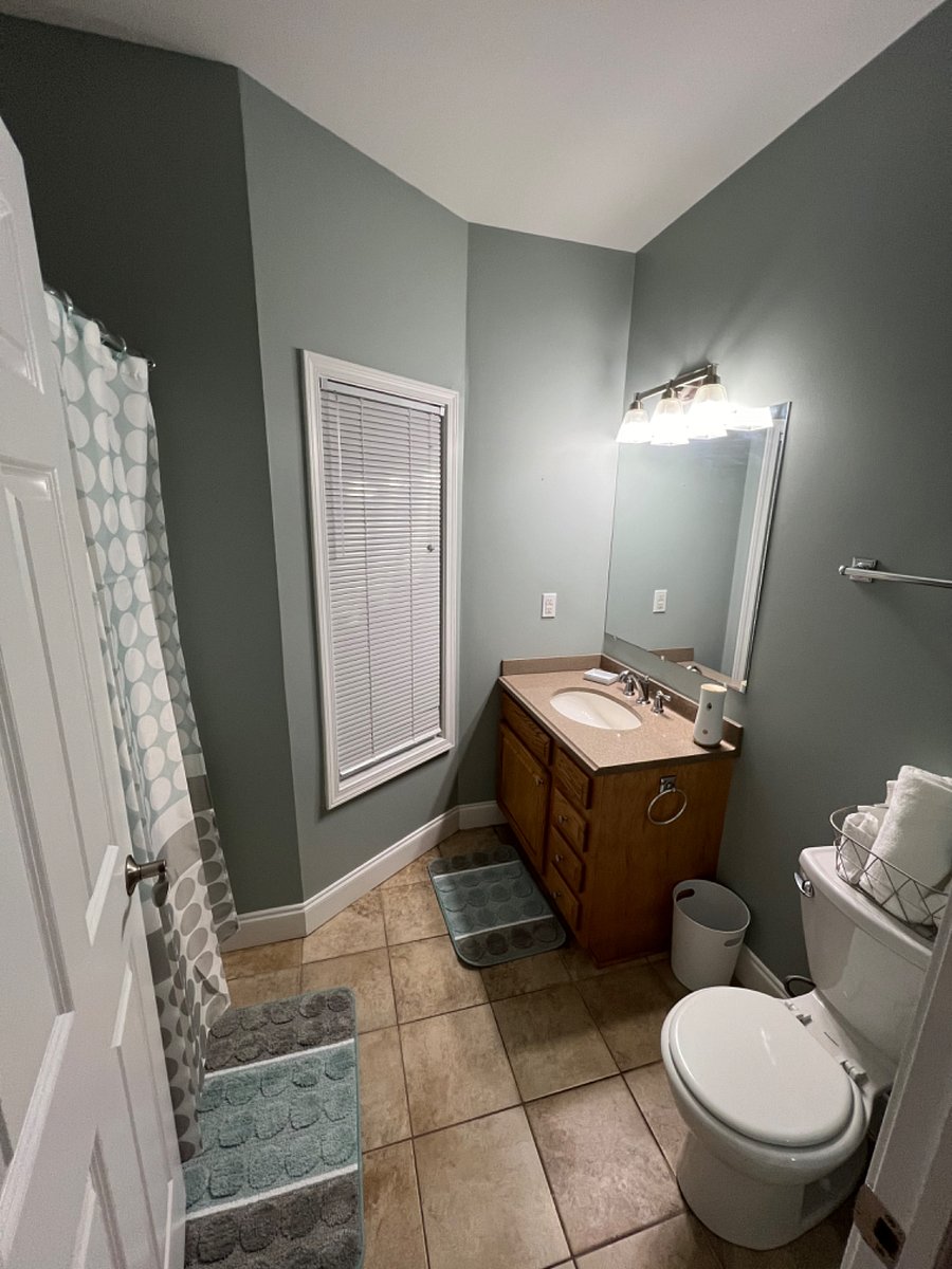 Rm 1 (unshared/private bathroom)