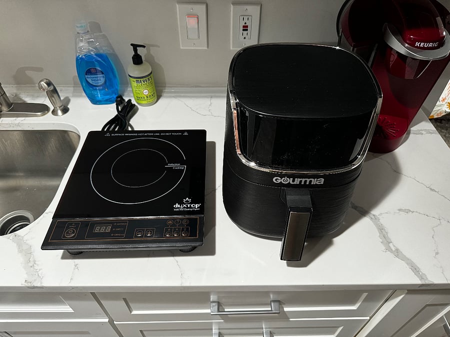 Cooking appliances: air fryer and induction cooktop