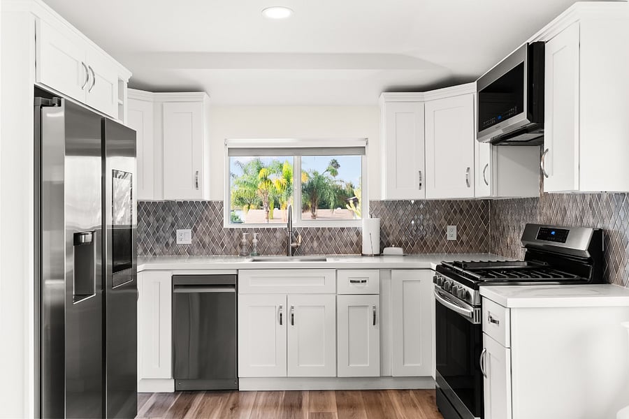 View of full kitchen.