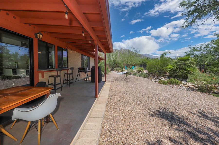 Outdoor seating - table for 4 and barstools for 2