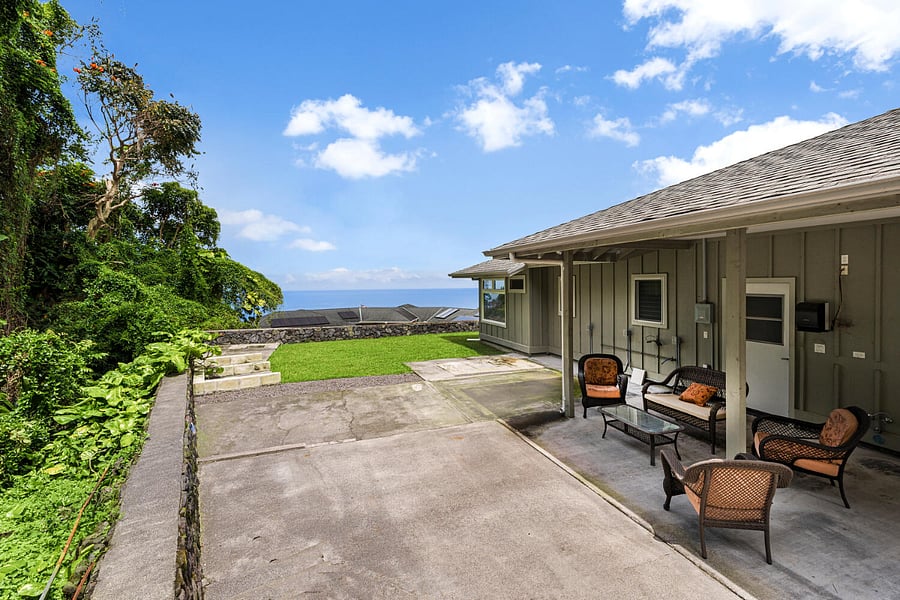 Back yard and back lanai