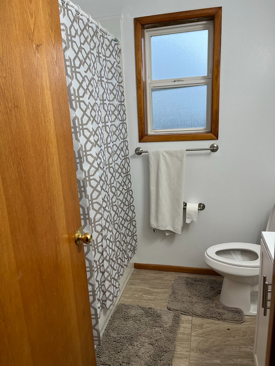 New Vanity, Tub & Shower Surround