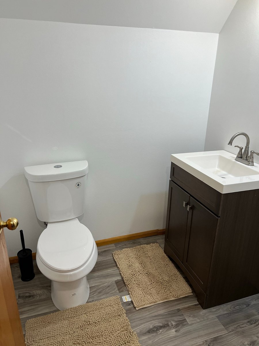 2nd Floor Half Bath