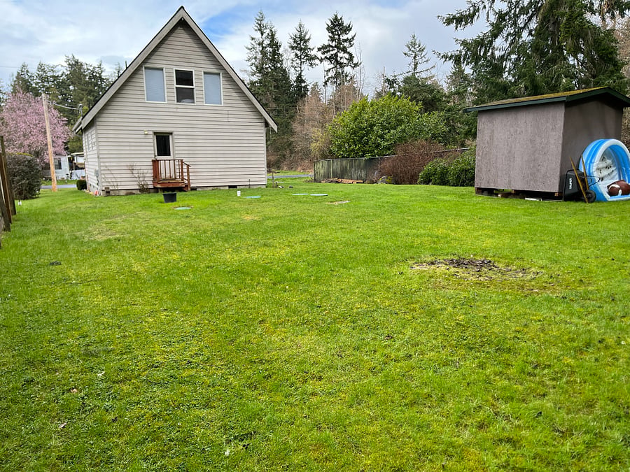 Spacious yard, perfect for summer BBQ's