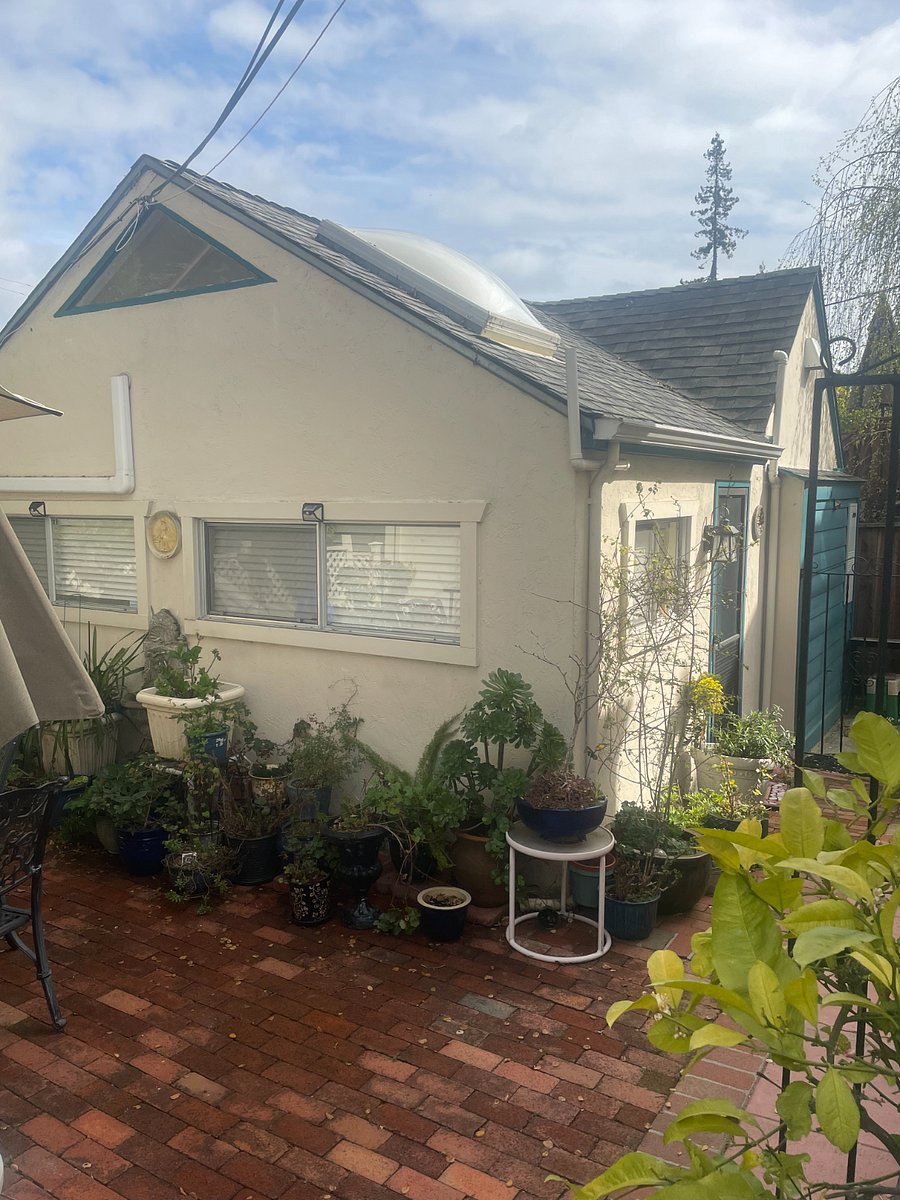 Detached unit with separate entrance.