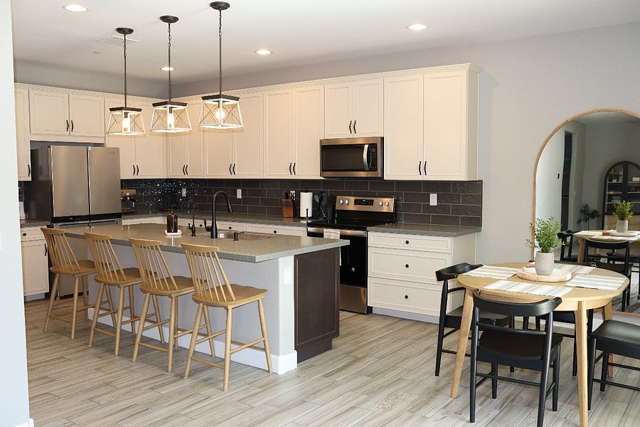 Kitchen/Dining area